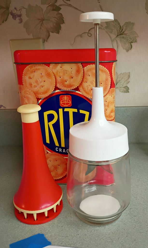 Ritz Crackers Tin and Retro Kitchen Gadgets - image 3 of 4