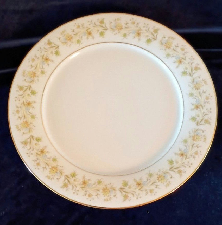 Contemporary Noritake Andorra China Dinnerware Set - image 2 of 7