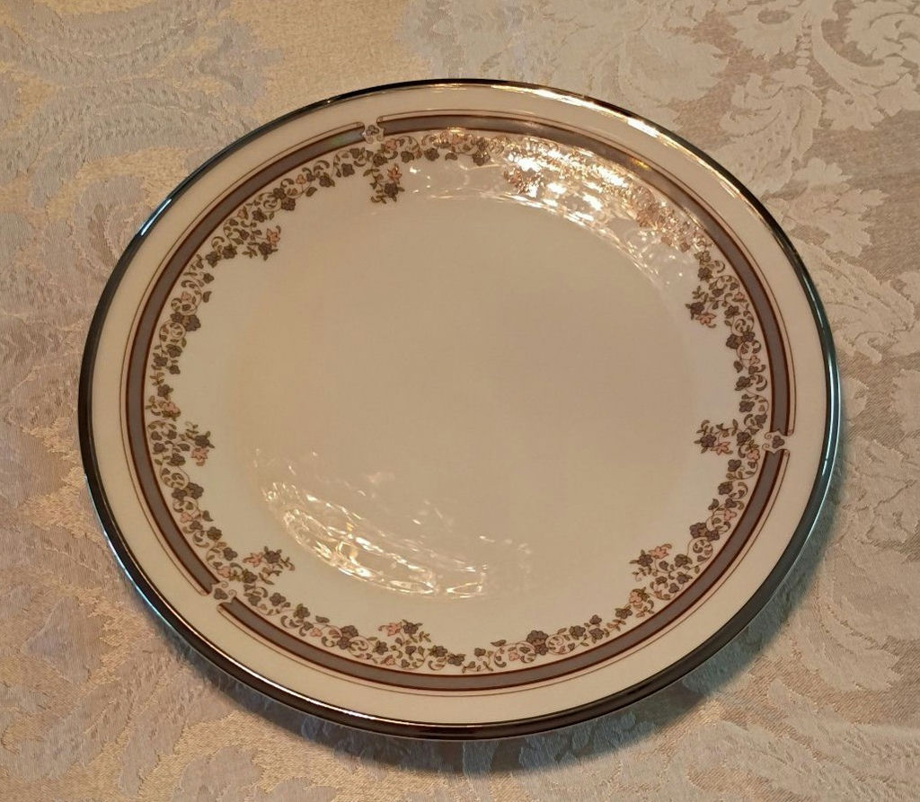 Set of Lenox Lace Point Dinner Plates - image 2 of 3