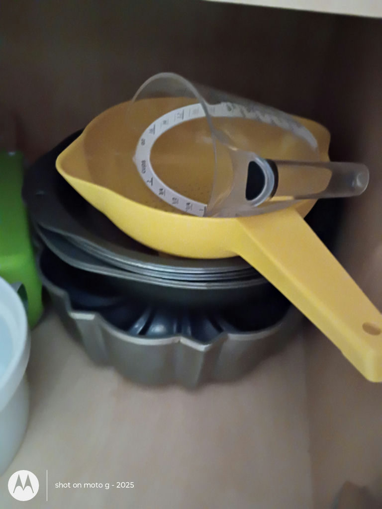 Assorted Kitchen Measuring and Baking Items - image 2 of 3