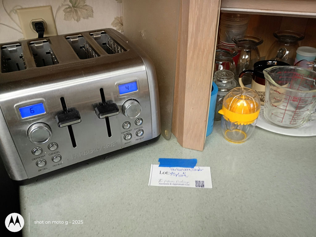 Farberware Four-Slice Toaster and Assorted Kitchenware - image 2 of 6