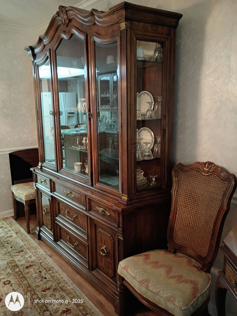 White Furniture Co. China Hutch Cabinet - image 6 of 8