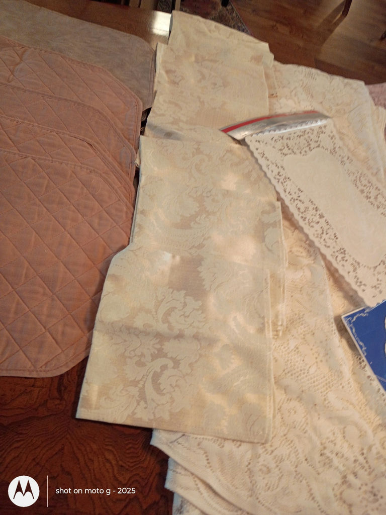 Assorted Table Linens, Placemats, and Decorative Doilies - image 3 of 18
