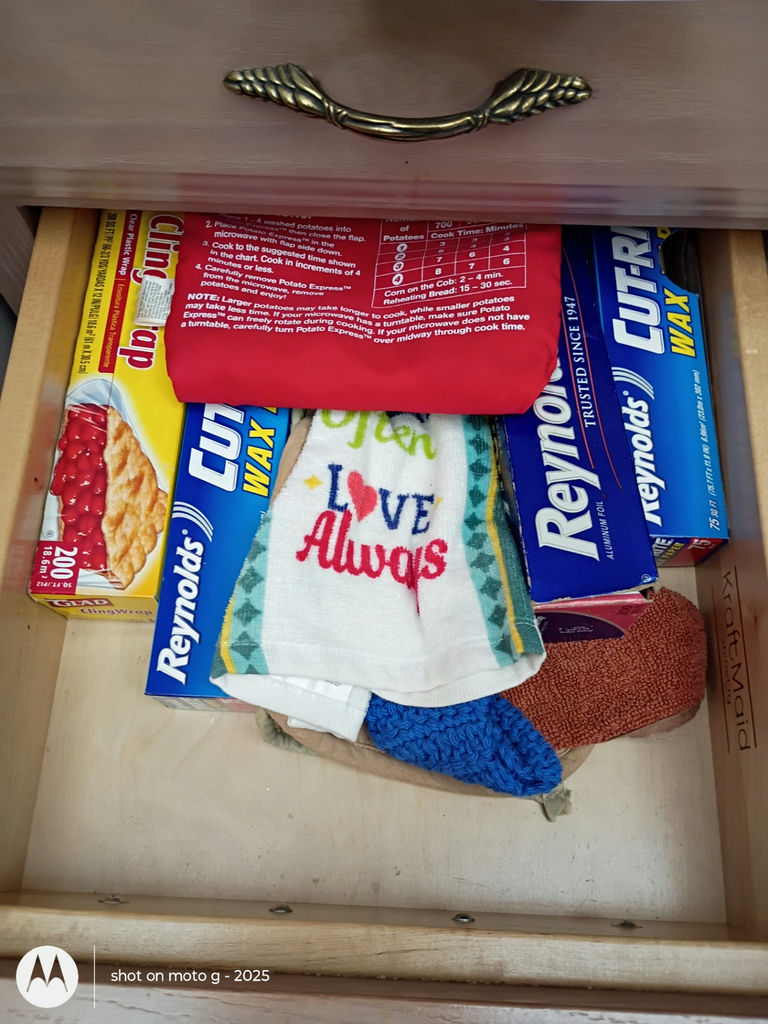 Assorted Kitchen Towels and Plastic Wrap Boxes - image 2 of 5
