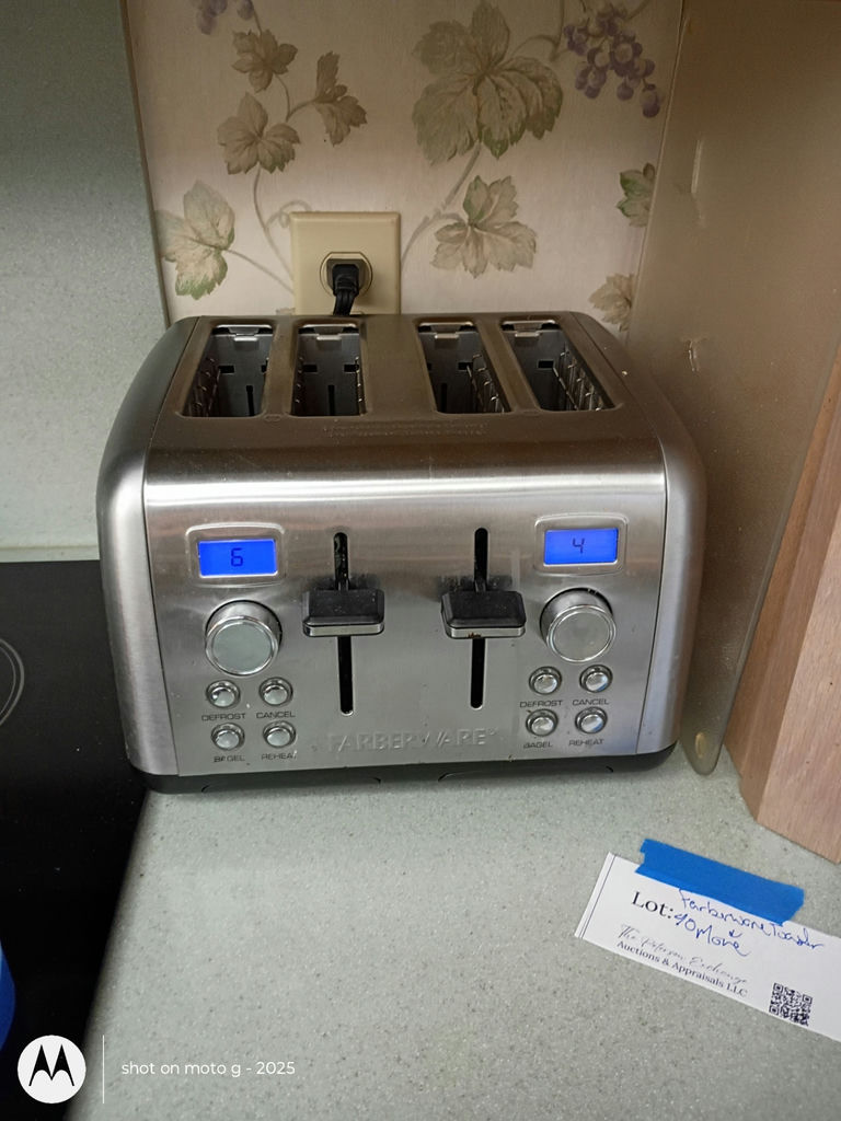 Farberware Four-Slice Toaster and Assorted Kitchenware - image 3 of 6