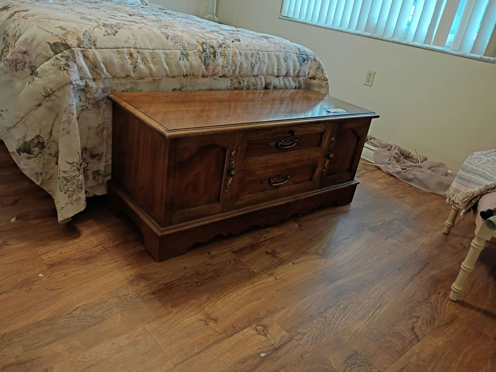 Lane Cedar Chest - image 1 of 9