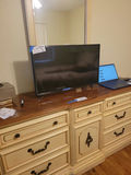 Samsung 30 Inch Flat Screen Television - thumbnail 1 of 3