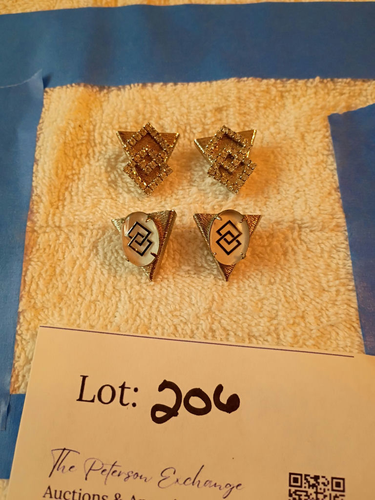 Two Pairs of Geometric Gold-Tone Clips - image 1 of 3