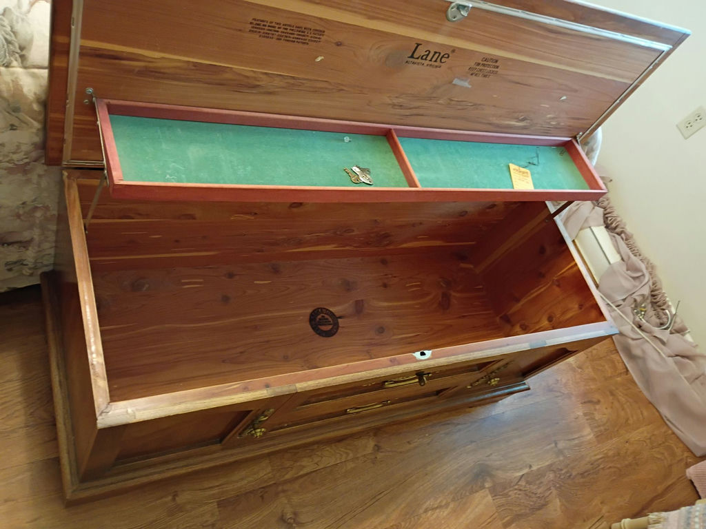 Lane Cedar Chest  - image 5 of 9
