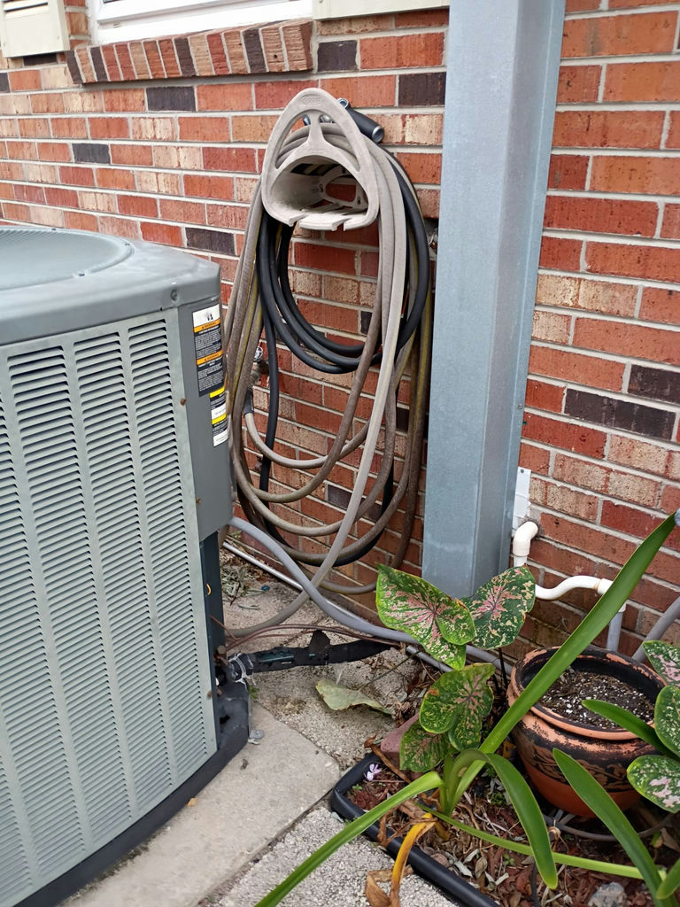 Garden Hoses, Hose Storage, Ladder, and Outdoor Decor - image 1 of 8