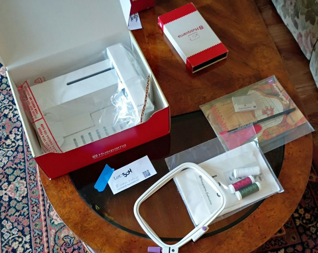Husqvarna Embroidery Machine Accessories and Hoop - image 1 of 3