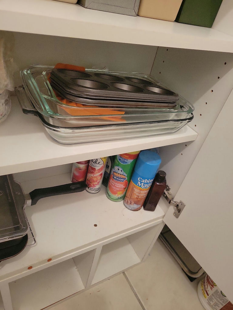 Assorted Kitchen Bakeware, Storage Containers, and Household Supplies - image 4 of 5