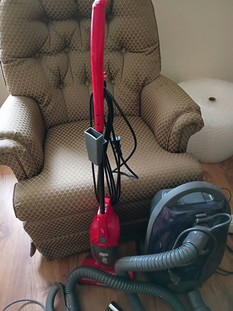 Vacuum Cleaners and Attachments - image 2 of 4