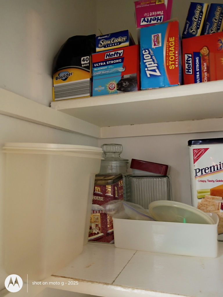 Assorted Food Storage Bags, Wraps, and Kitchen Storage Containers - image 3 of 4
