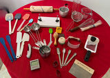 Home Baker & Kitchen Gadget Lot - thumbnail 1 of 4