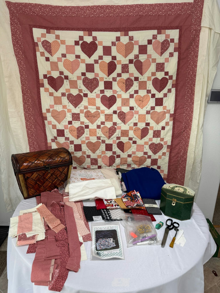 Heart-themed quilt fabrics and quilting supplies - image 5 of 7