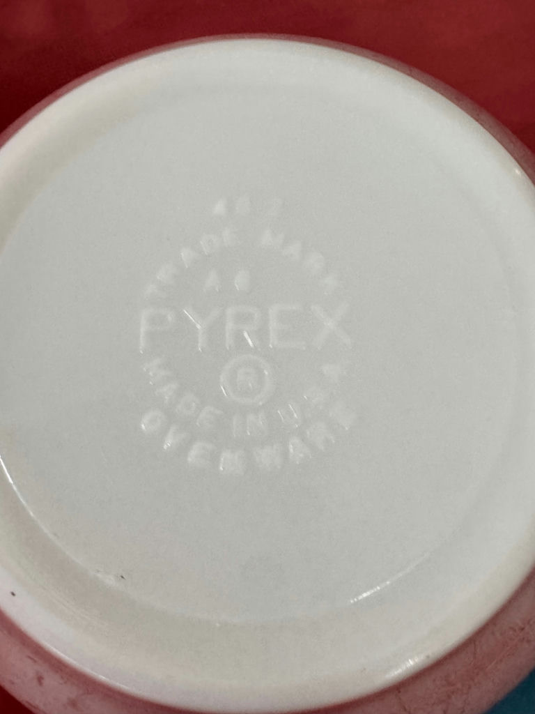 Vintage Pyrex Kitchen Collection - 6-Piece Pastel & Primary Set - image 6 of 7