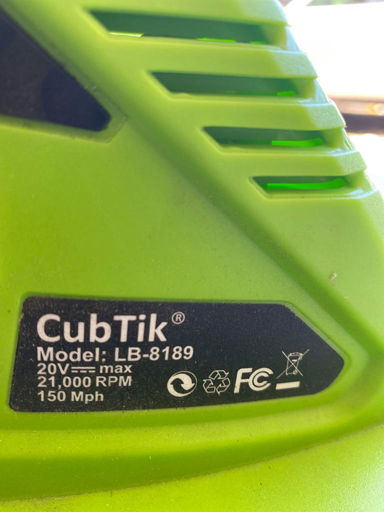 Cordless Leaf Blower and Assorted Garden Tools - image 5 of 8