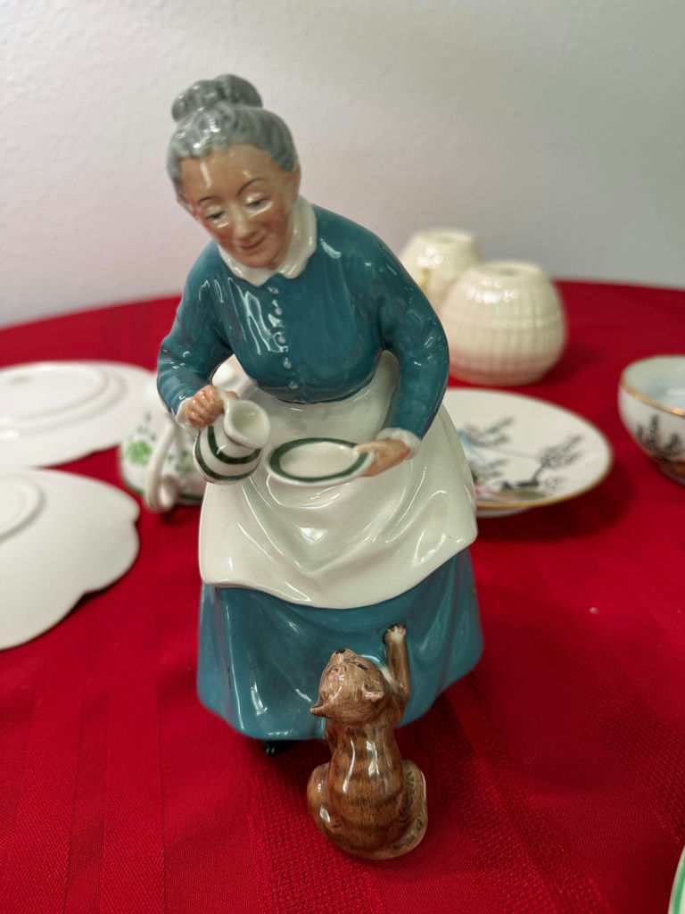 Vintage English & Irish Fine Porcelain Tea Set - image 14 of 16