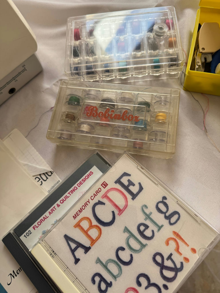 Memory Craft sewing machines with accessories - image 10 of 15