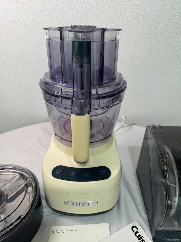 Cuisinart blender and food processor with attachments - image 2 of 4
