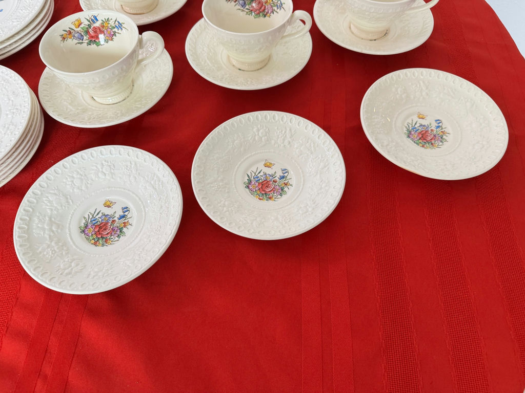 Rare Wedgewood "Tintern" Wellesley Tea & Coffee Service  - image 4 of 17