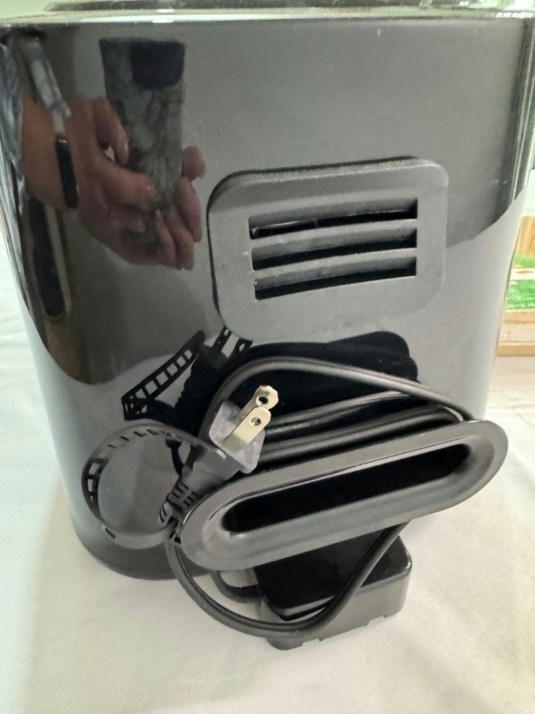 Cuisinart Air fryer with paper liner - image 2 of 3