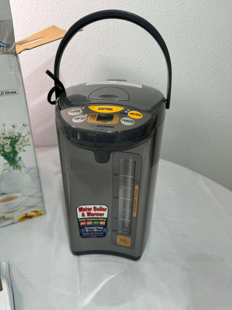 Zojirushi CD-WBC40 Electric Water Boiler and Warmer with Box and Manual - image 2 of 3