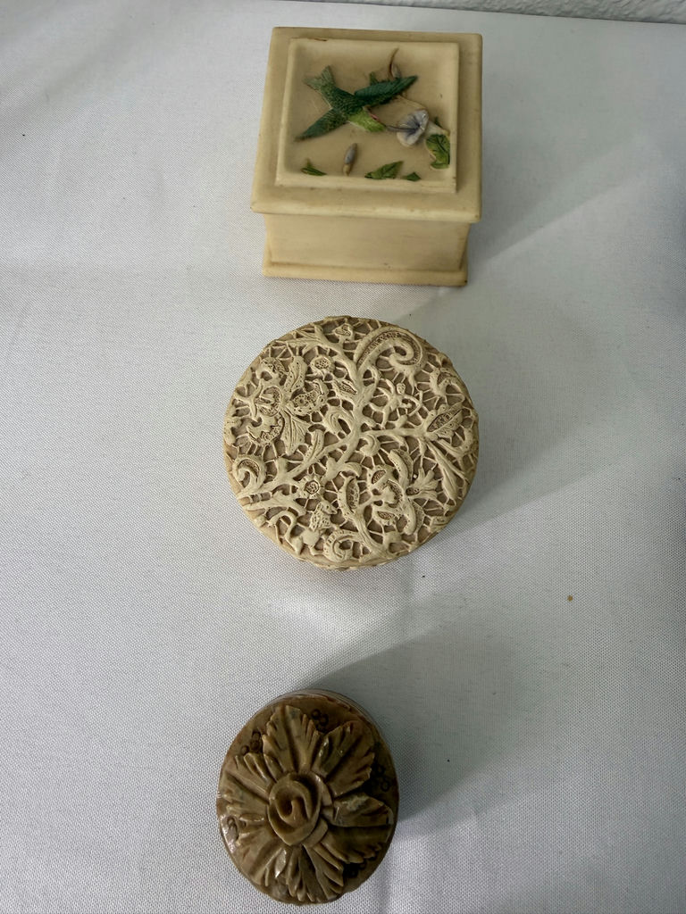Assorted decorative boxes and trinket boxes - image 3 of 4