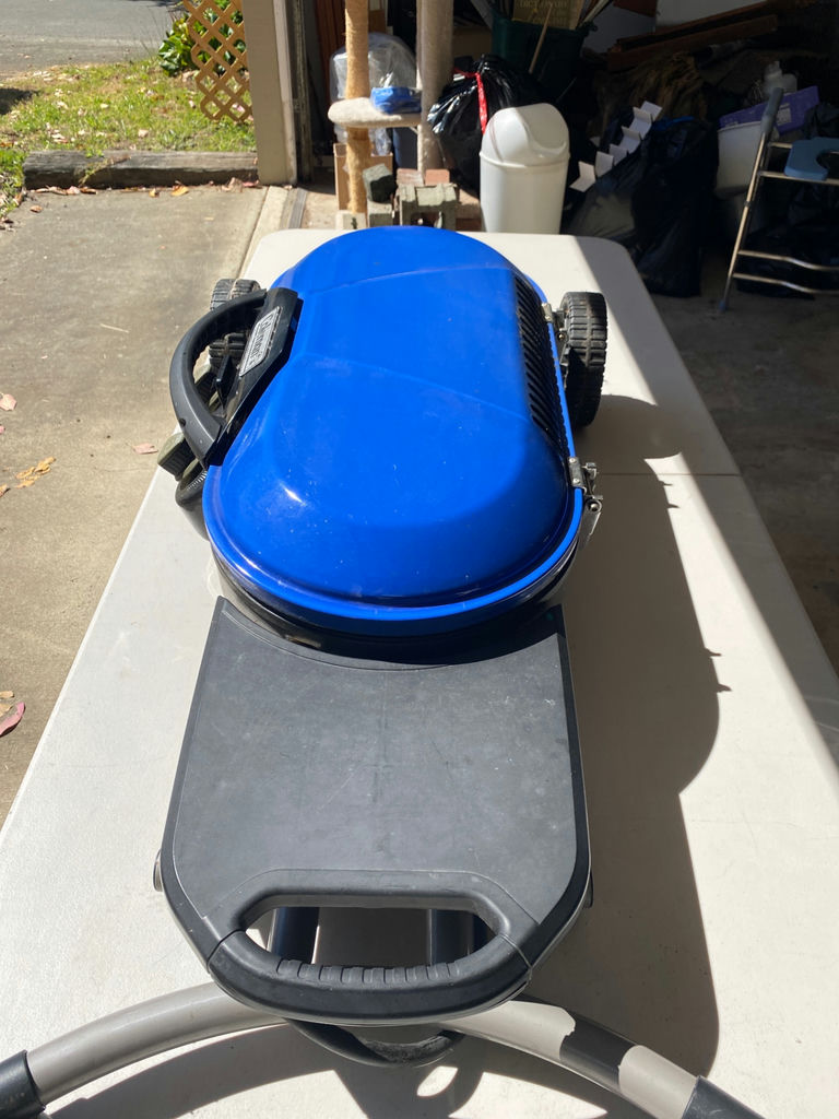 Portable Gas Grill on Cart and Tanks - image 2 of 7