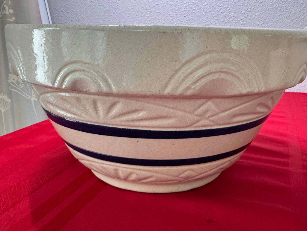 Farmhouse Ceramic bowls and plate set - image 3 of 7