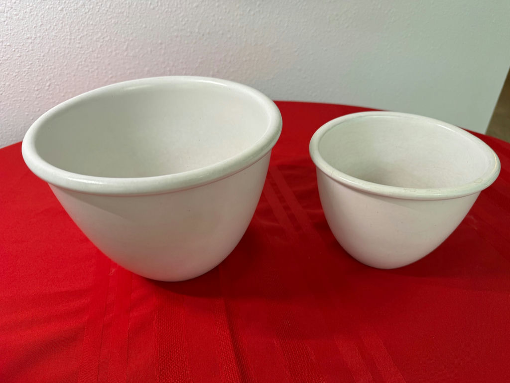 Farmhouse Ceramic bowls and plate set - image 6 of 7