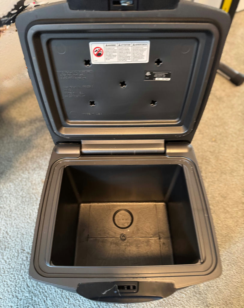 SentrySafe compact security safe with front key lock - image 2 of 4