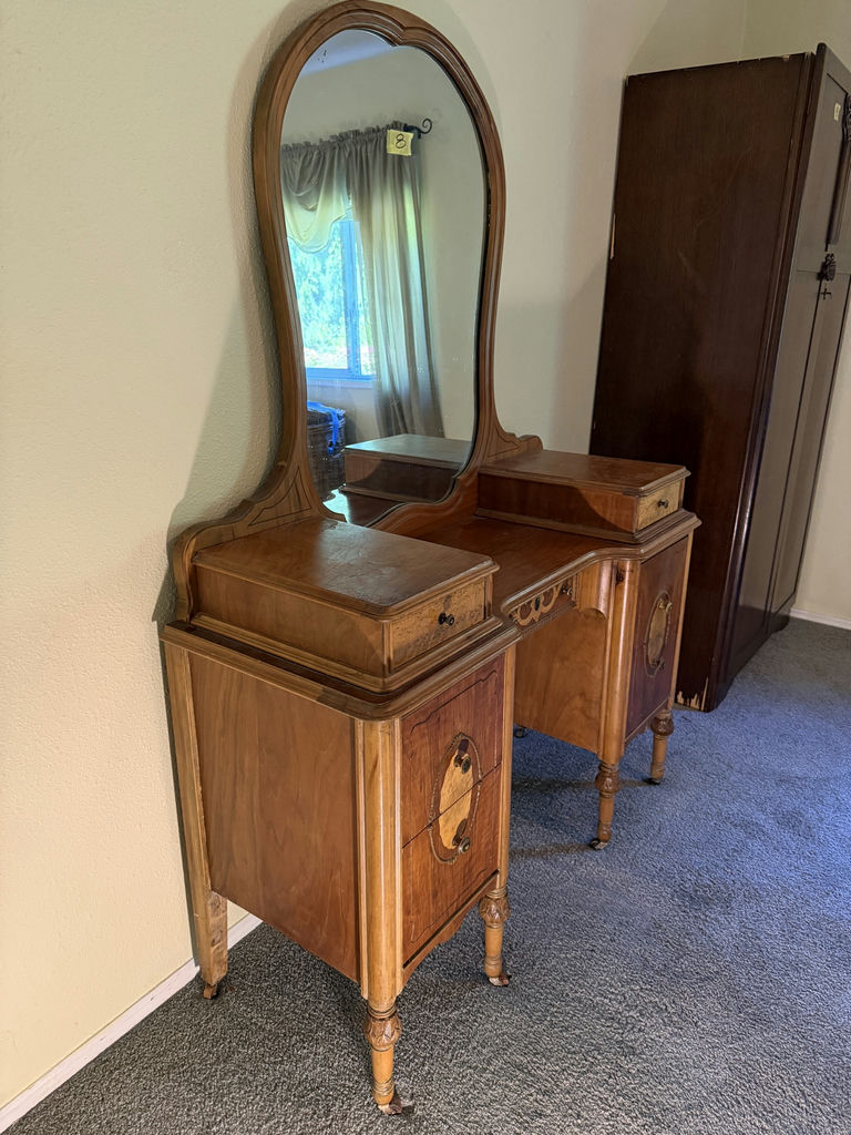 Antique vanity with arch mirror and drawers - image 9 of 10