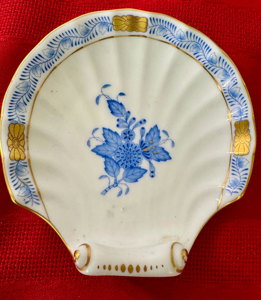 Porcelain & Fine Bone China Vanity Set  - image 3 of 8
