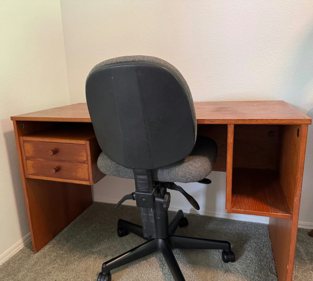 Office Desk and Rolling Chair  - image 8 of 8