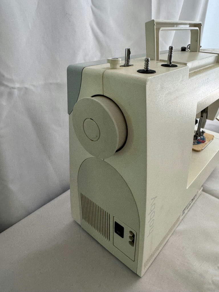 Pfaff Hobby 1030 sewing machine with accessories and patterns - image 10 of 13
