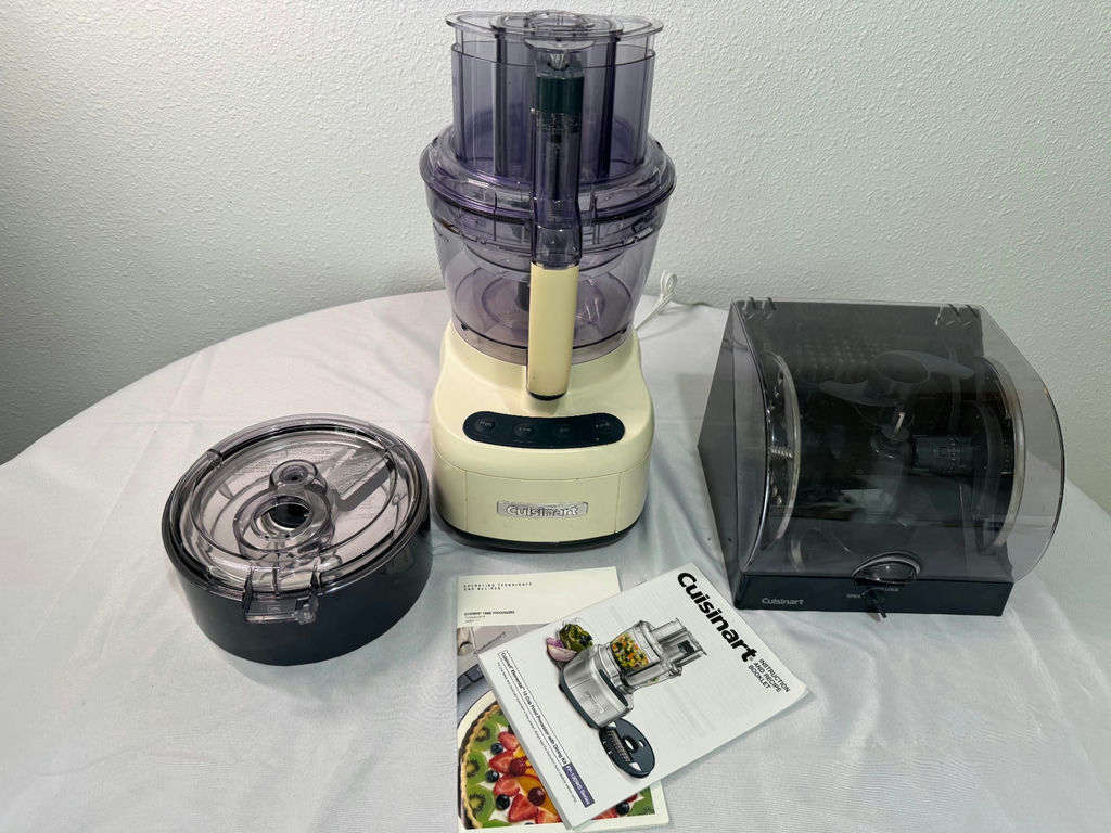 Cuisinart blender and food processor with attachments - image 1 of 4
