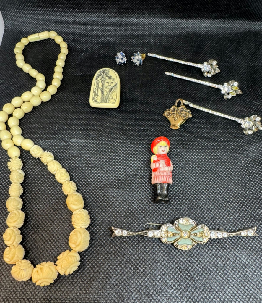 Vintage Jewelry - image 1 of 5
