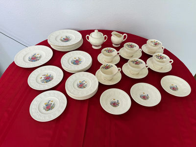 Rare Wedgewood "Tintern" Wellesley Tea & Coffee Service - Image 1 of 17