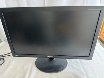 Samsung SyncMaster S24B30BL 24-Inch Full HD LED Monitor - Image 1 of 3