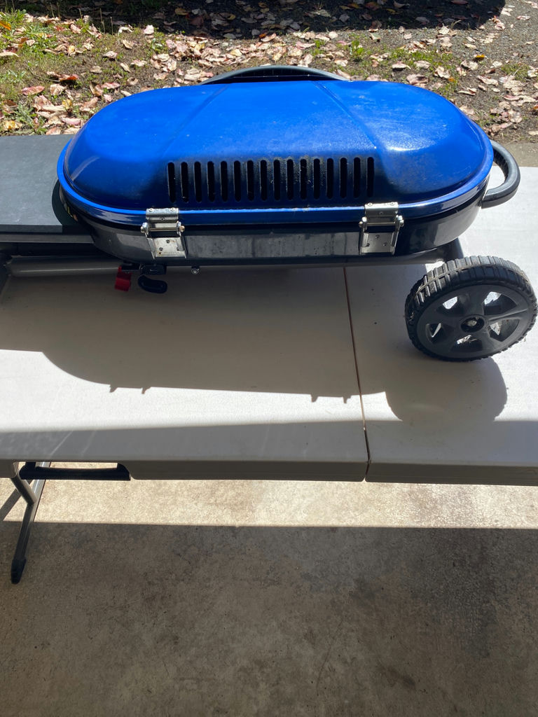 Portable Gas Grill on Cart and Tanks - image 3 of 7