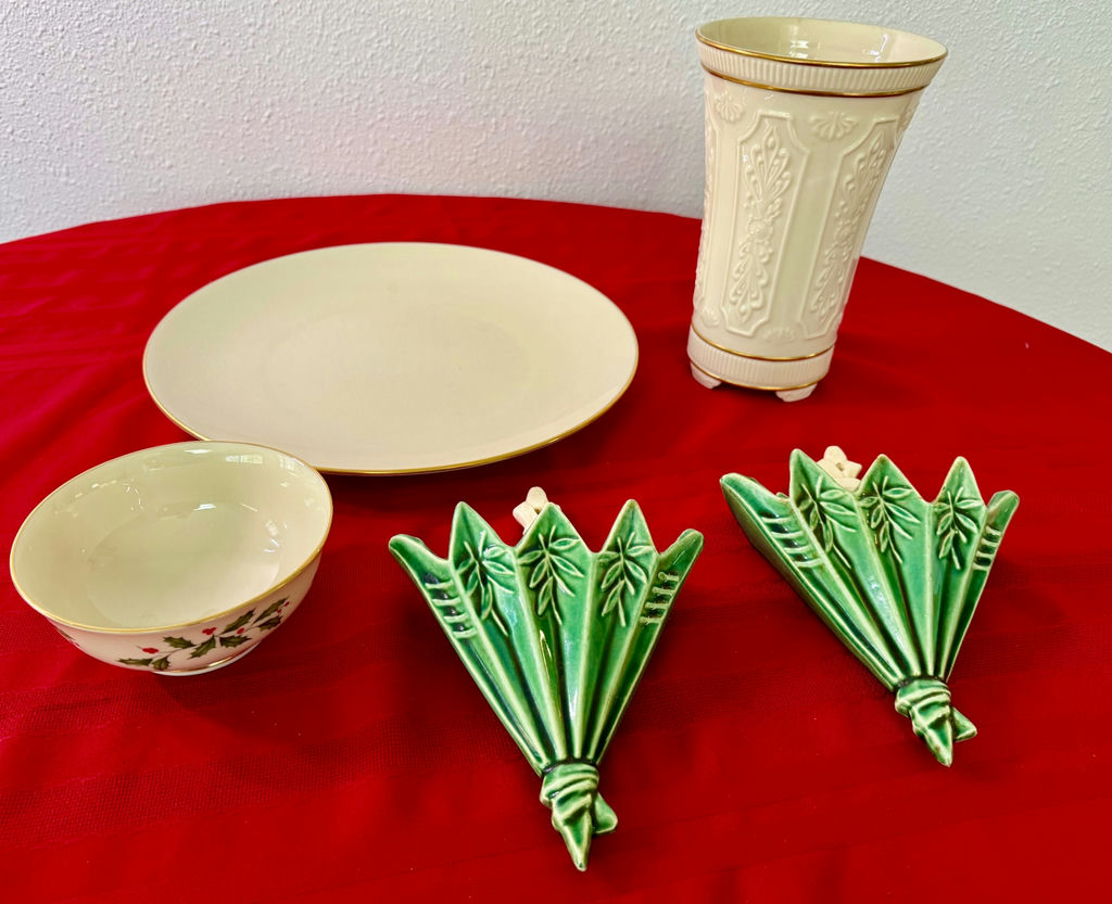 Vintage Mid-Century Ceramic Lenox & Porcelain Holiday Decor - image 1 of 9