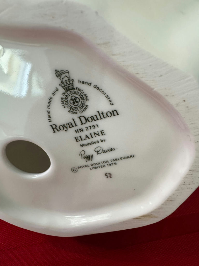 Porcelain & Fine Bone China Vanity Set  - image 8 of 8