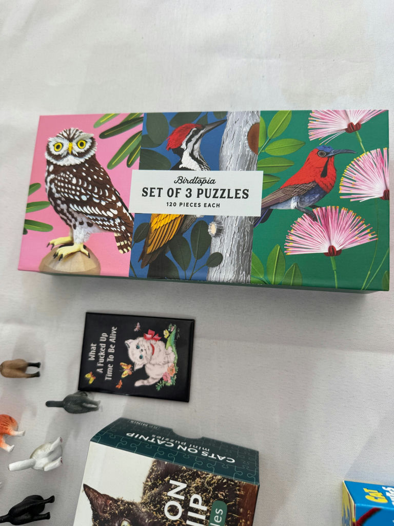Cat-themed wall art, figurines, and puzzles - image 4 of 4