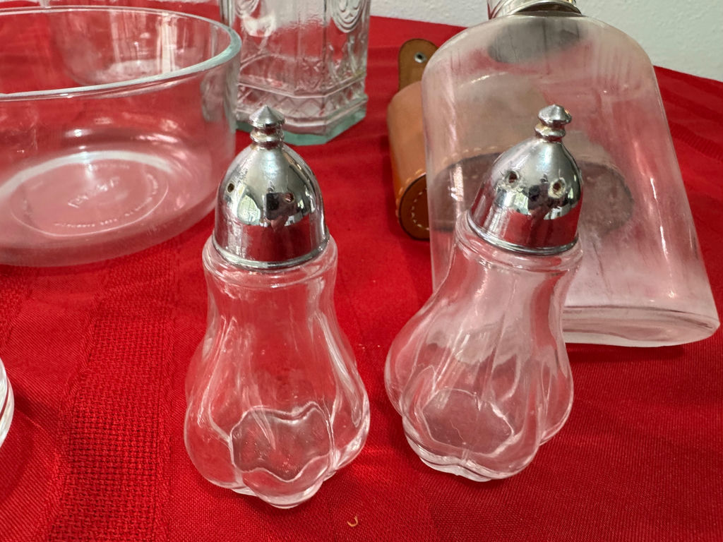 Mixed Kitchen Glassware items - image 5 of 6
