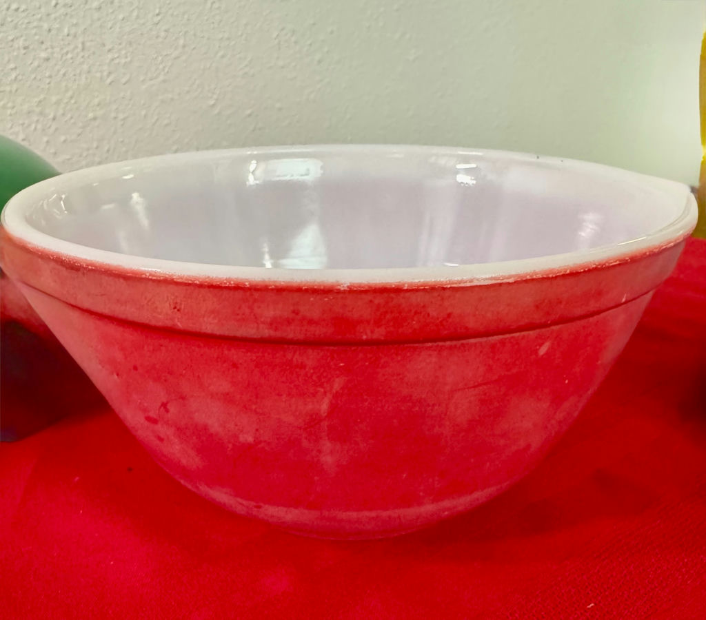 Vintage Pyrex Kitchen Collection - 6-Piece Pastel & Primary Set - image 7 of 7