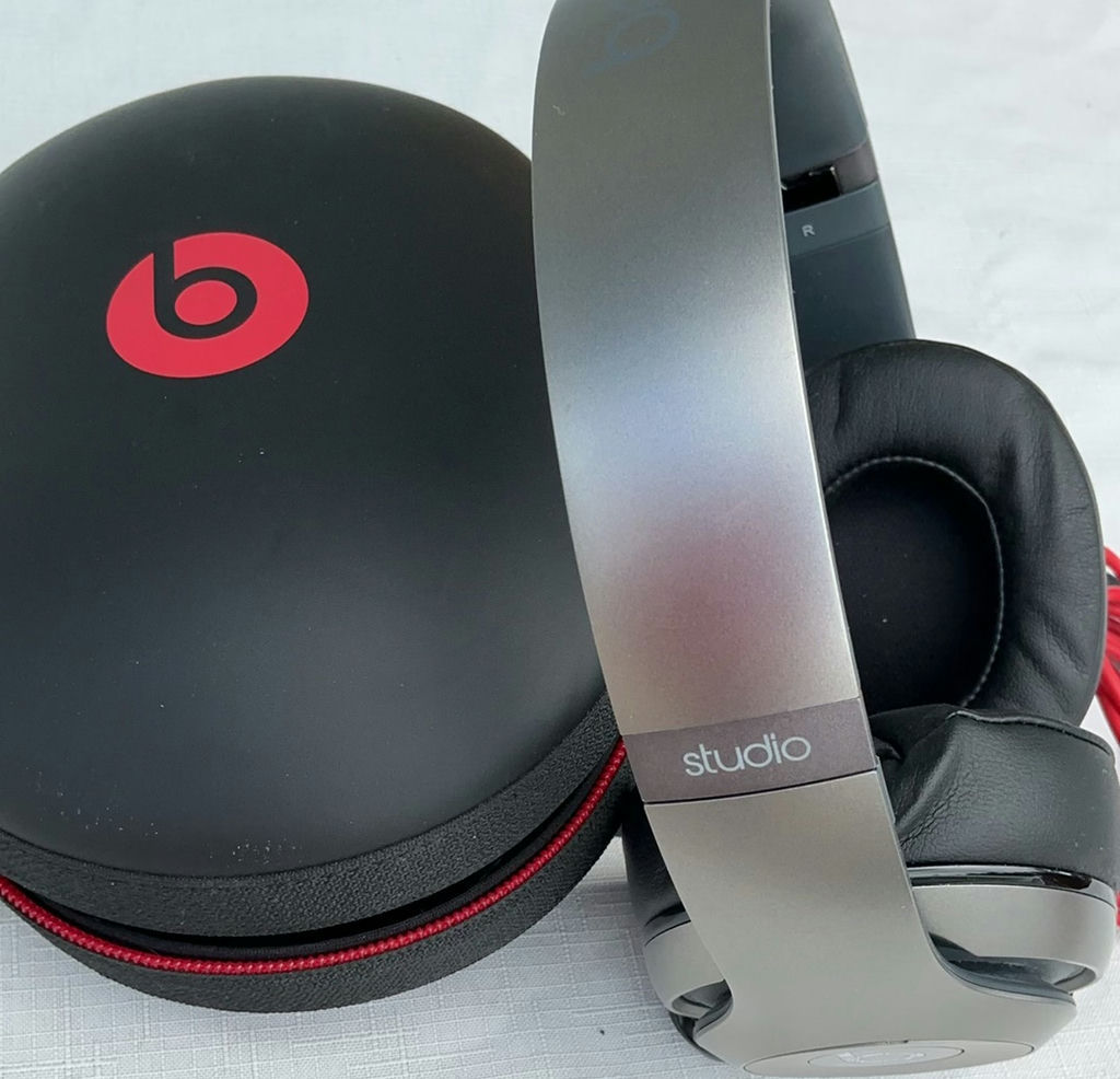 Beats Studio and Pioneer DJ HDJ-2000MK2 Headphones with Cases - image 5 of 5