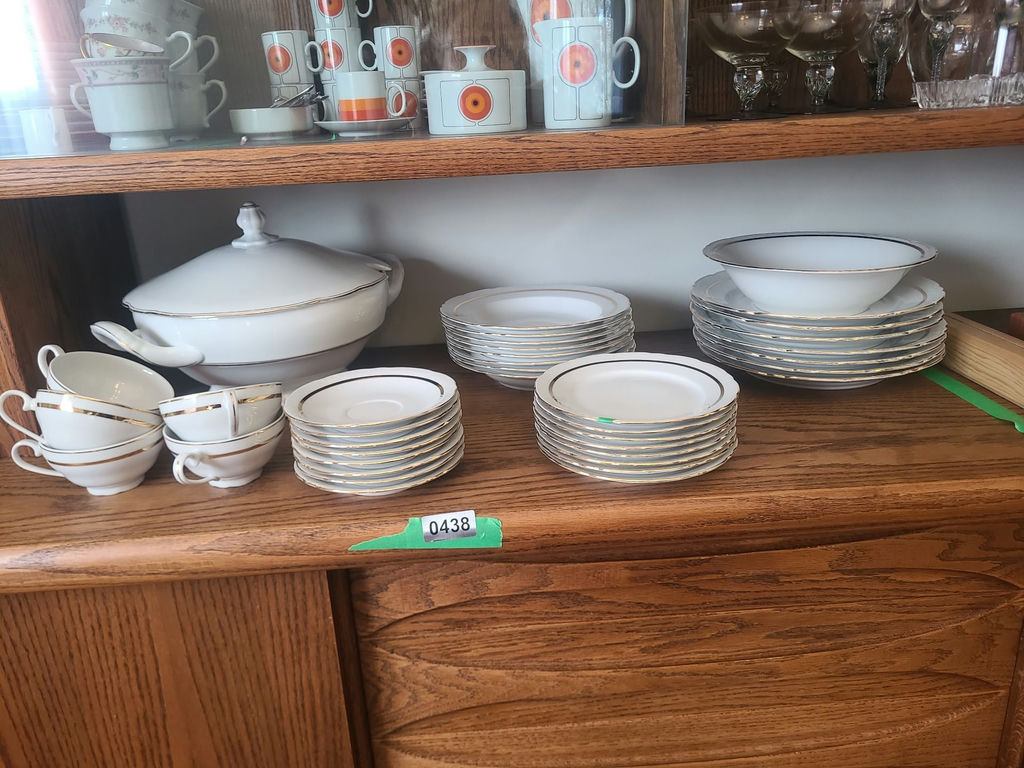 Various Kitchenware - image 2 of 7
