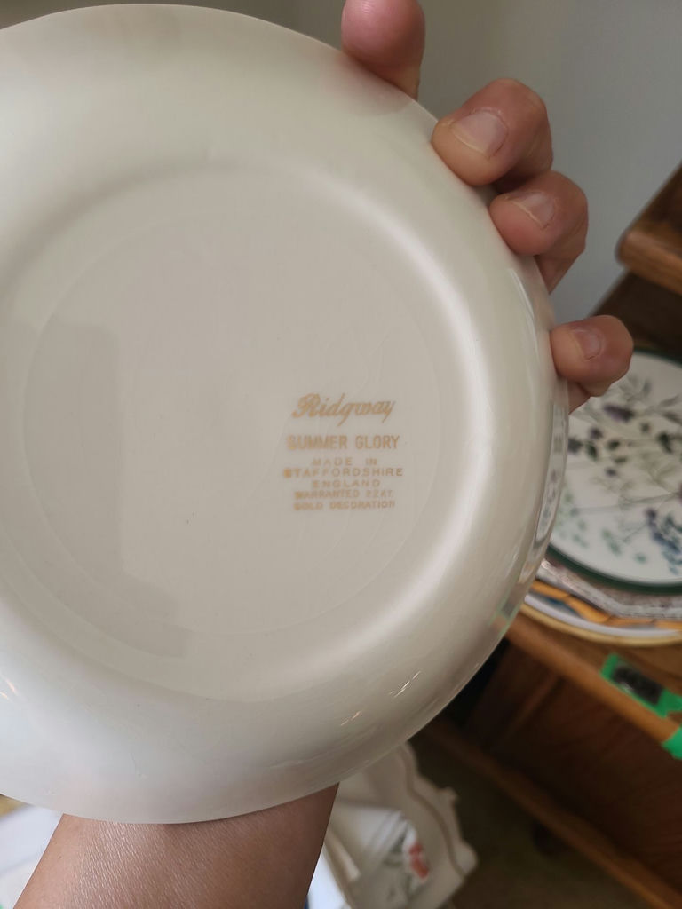 Various Kitchenware - image 3 of 5